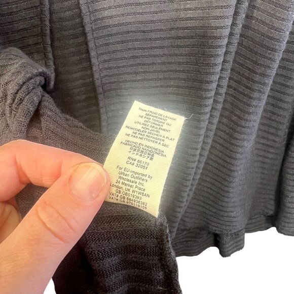 Free People We The Free Mock Neck Flowy Turtleneck Thermal large - Picture 12 of 12